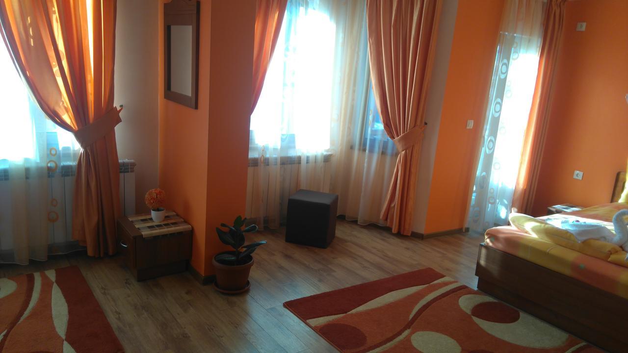 Guest House H Dzhogolanov Копривштица Экстерьер фото